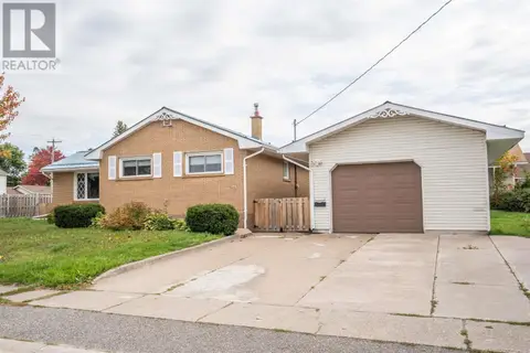 34 Routledge AVE