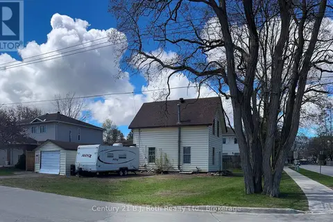 469 ROBERT STREET