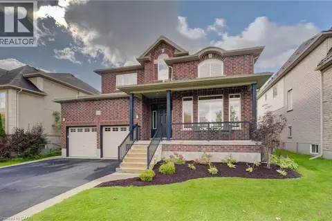 102 SCHWEITZER Crescent