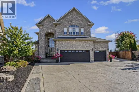 4 PLAYFAIR Court