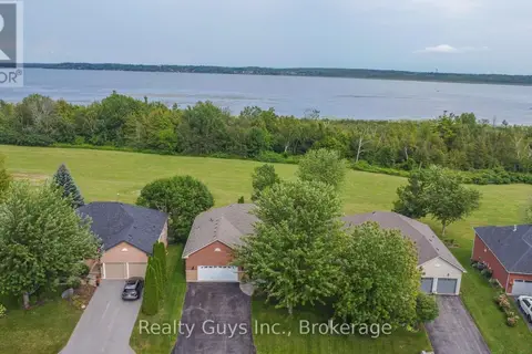 16 CRESCENT MOON LANE