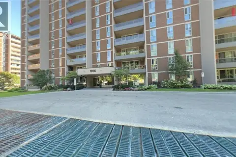 1966 MAIN Street W Unit# 306
