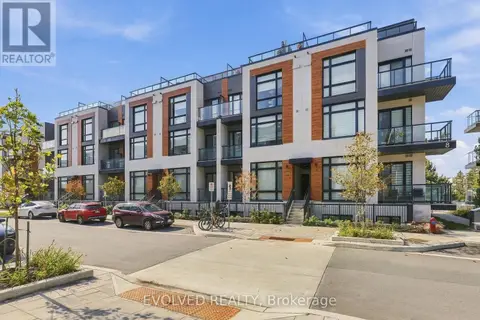 209 - 8 STECKLEY HOUSE LANE