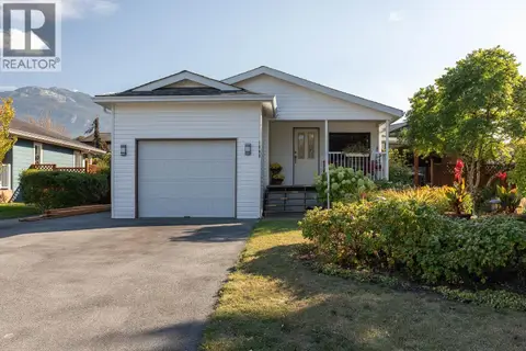 1008 EDGEWATER CRESCENT