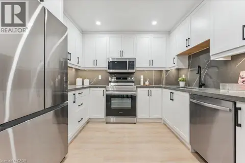 25 VALLEYVIEW Road Unit# 17