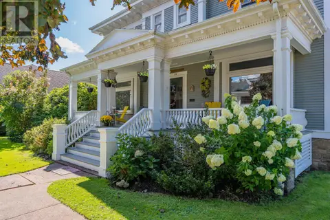 156 Summer Street S