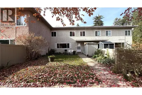403 Richards Street W