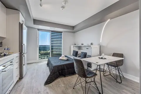 2550 SIMCOE Street N 819