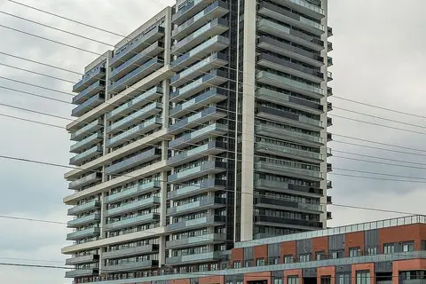 2545 Simcoe Street N 925