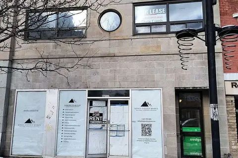 2820 Danforth Avenue MAIN FLOOR