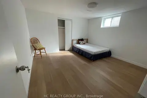 27 Macklingate Court BSMT