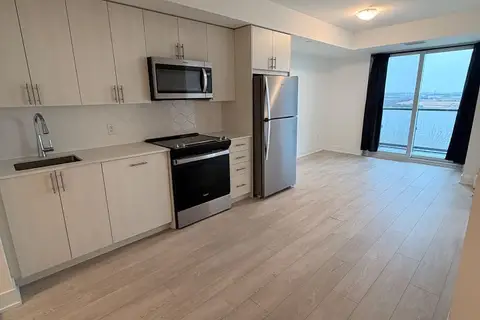 2545 Simcoe Street N 2704