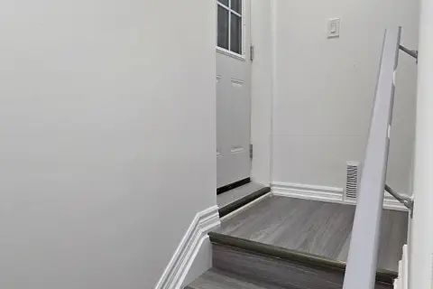 36 Crombie Street