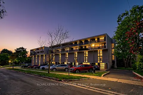 454 Centre Street S 402