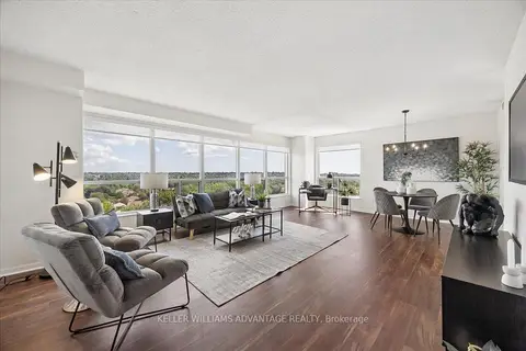 712 Rossland Road E 903