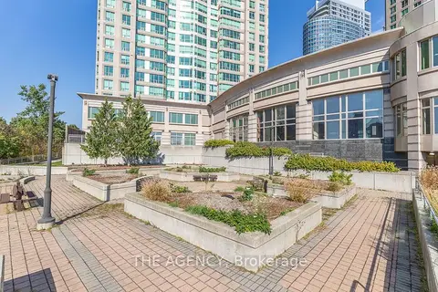 18 Lee Centre Drive 903