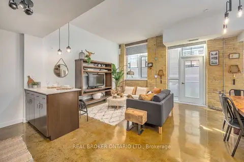 201 Carlaw Avenue 227