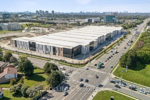 NA Steeles Avenue E