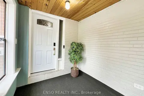 24 Gentry Crescent