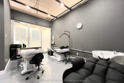 7181 Yonge Street 208