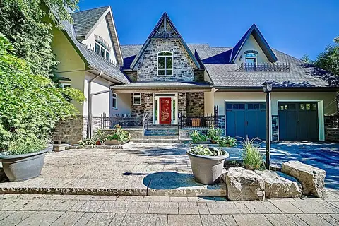 57 Joseph Street S