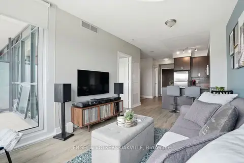 7608 Yonge Street 528