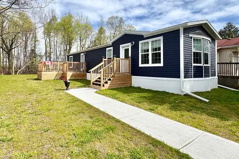 40 SHAMROCK Crescent