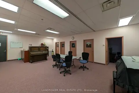 3621 Highway 7 Avenue E 309