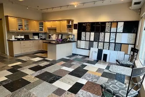 111 Regina Road 22 - 23
