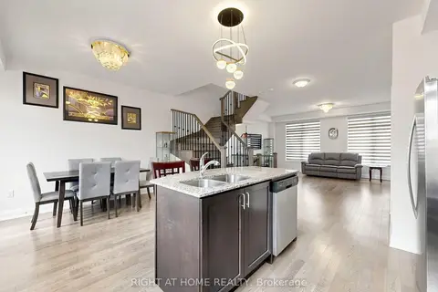 23 Moneypenny Place