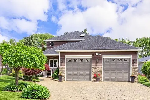 44 Shirlea Boulevard