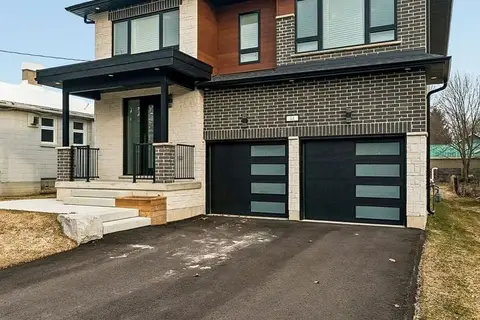 44 Albert Street W