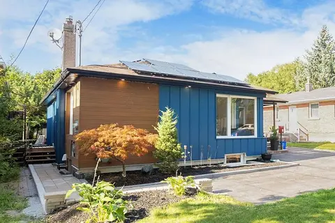 100 Rockport Crescent