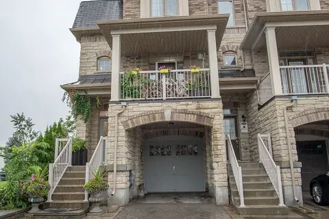 10951 Woodbine Avenue