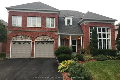 979 Creebridge Crescent
