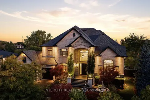 27 Rockview Gardens