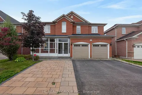 21 Wolf Trail Crescent