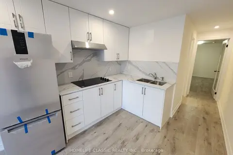 5 Main Street S 8