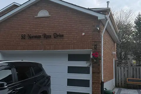 52 Norman Ross Drive