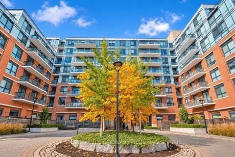11611 Yonge Street 611