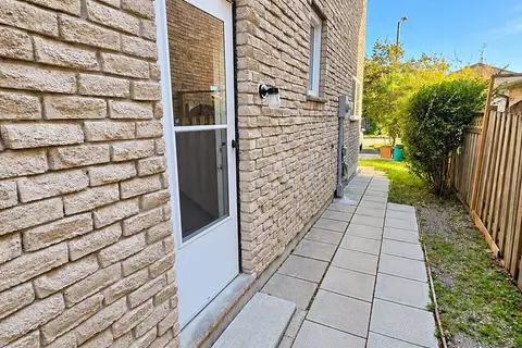 80 Upton Crescent