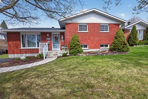 32 BONAVENTURE Place