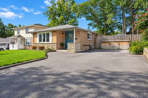 11 Daphne Crescent