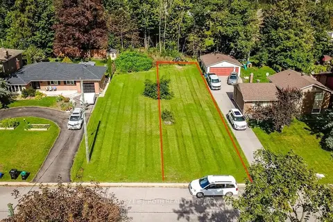 12B Ottaway Avenue