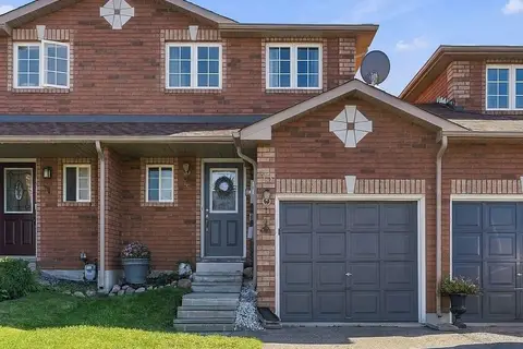 75 Courtney Crescent