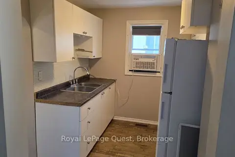 103 Mississaga Street W