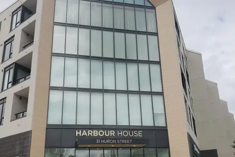 31 Huron Street 609
