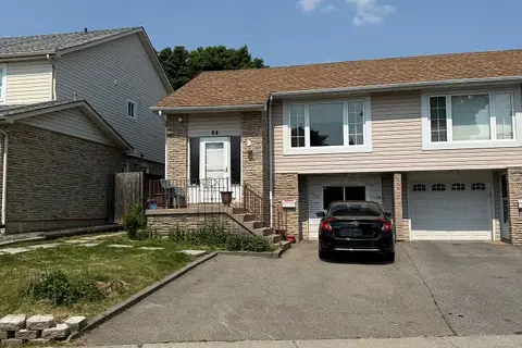 84 Primerose Crescent