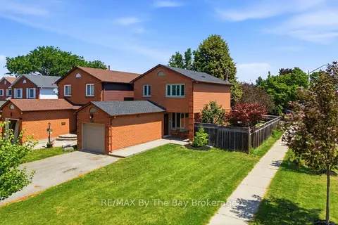 291 Woodlawn Crescent