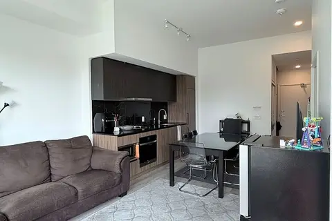 1100 Sheppard Avenue W 122